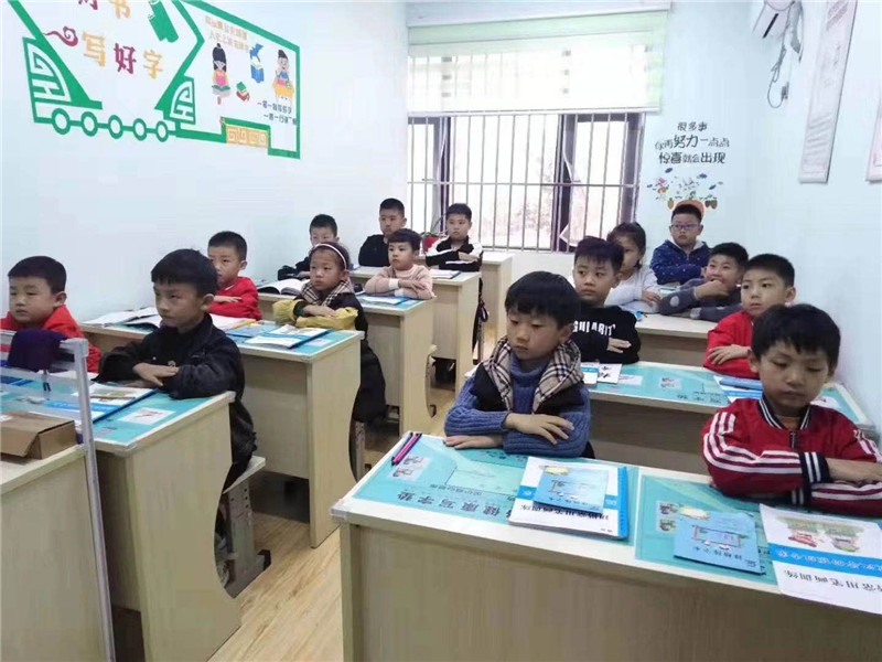 學員端坐照片